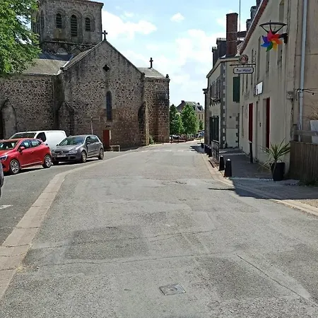 Petite Maison Centre Bourg, 20 Min Du Puy Du Fou *